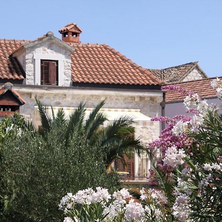 Villa Rustika Sutivan Exteriér fotografie
