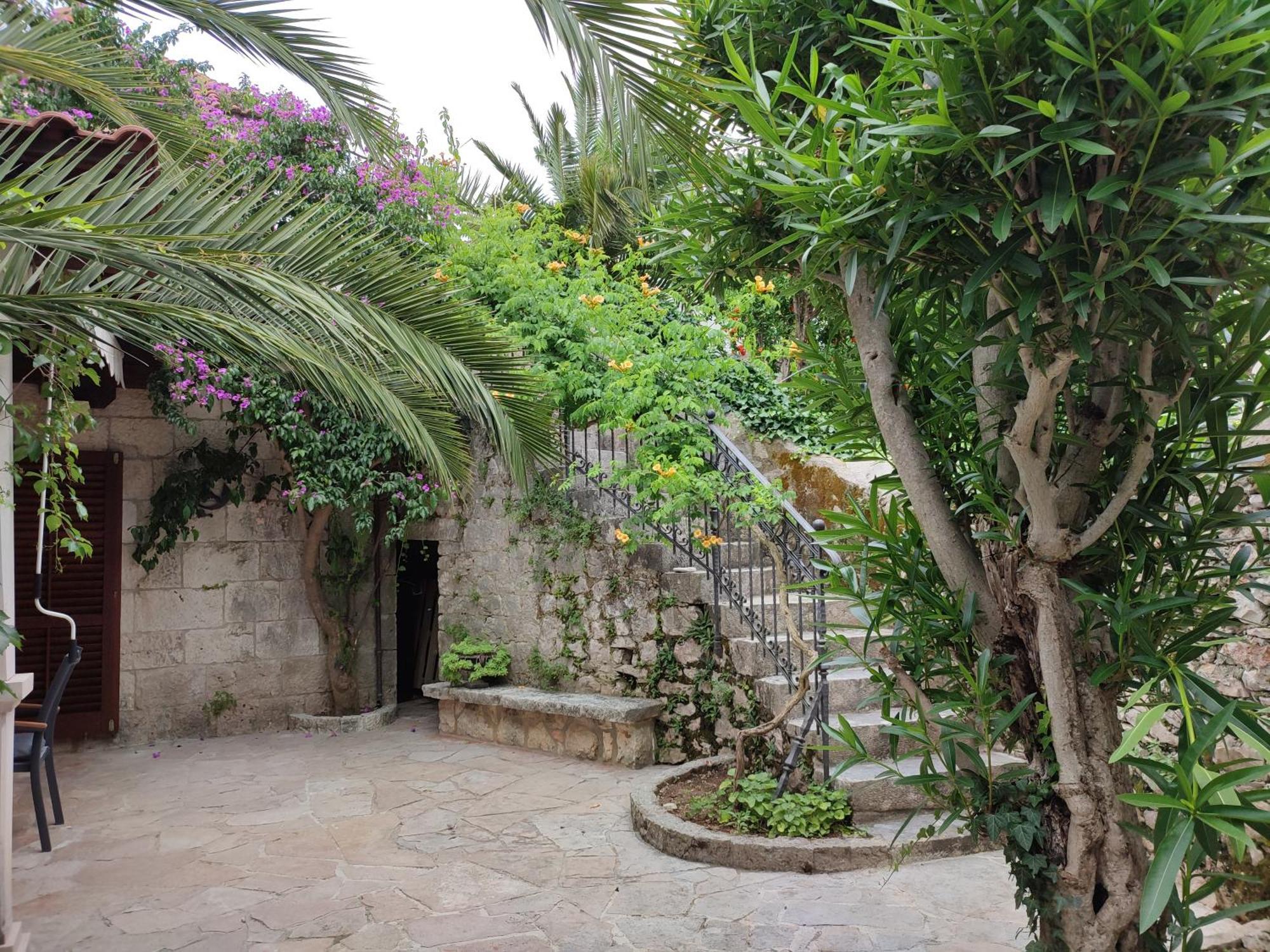 Villa Rustika Sutivan Exteriér fotografie